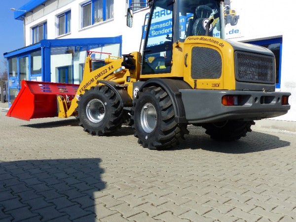 Hoflader Ferrum DM522 x4 Heckansicht